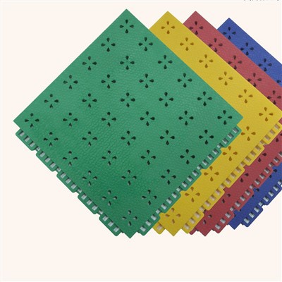 Buiten in elkaar grijpende tegels